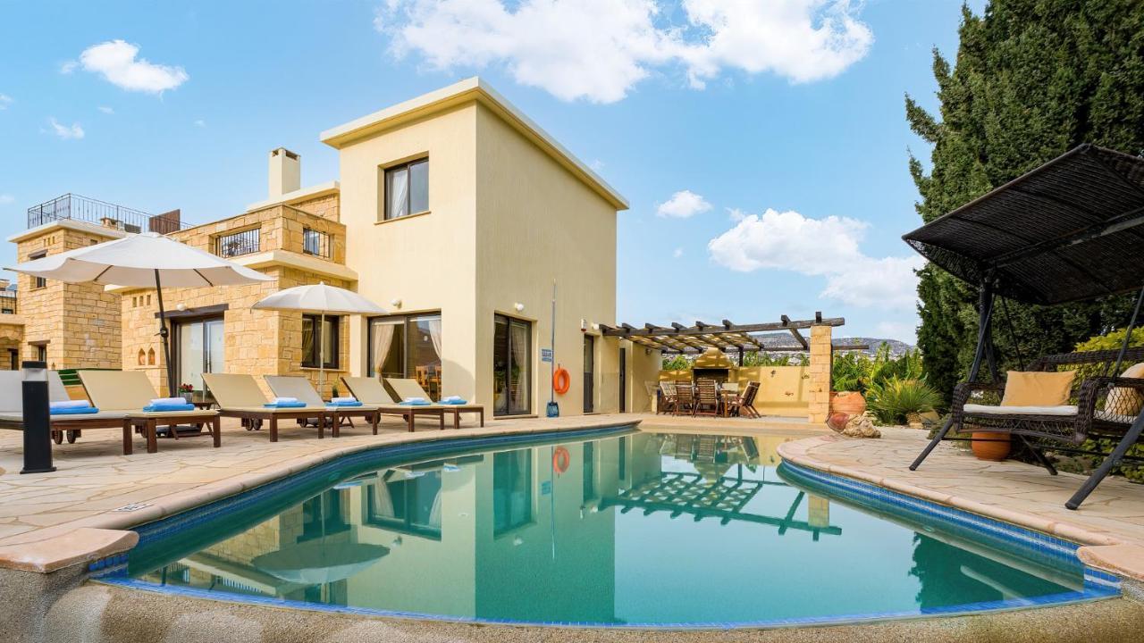 Villa Camelot By Ezoria Villas Coral Bay Buitenkant foto