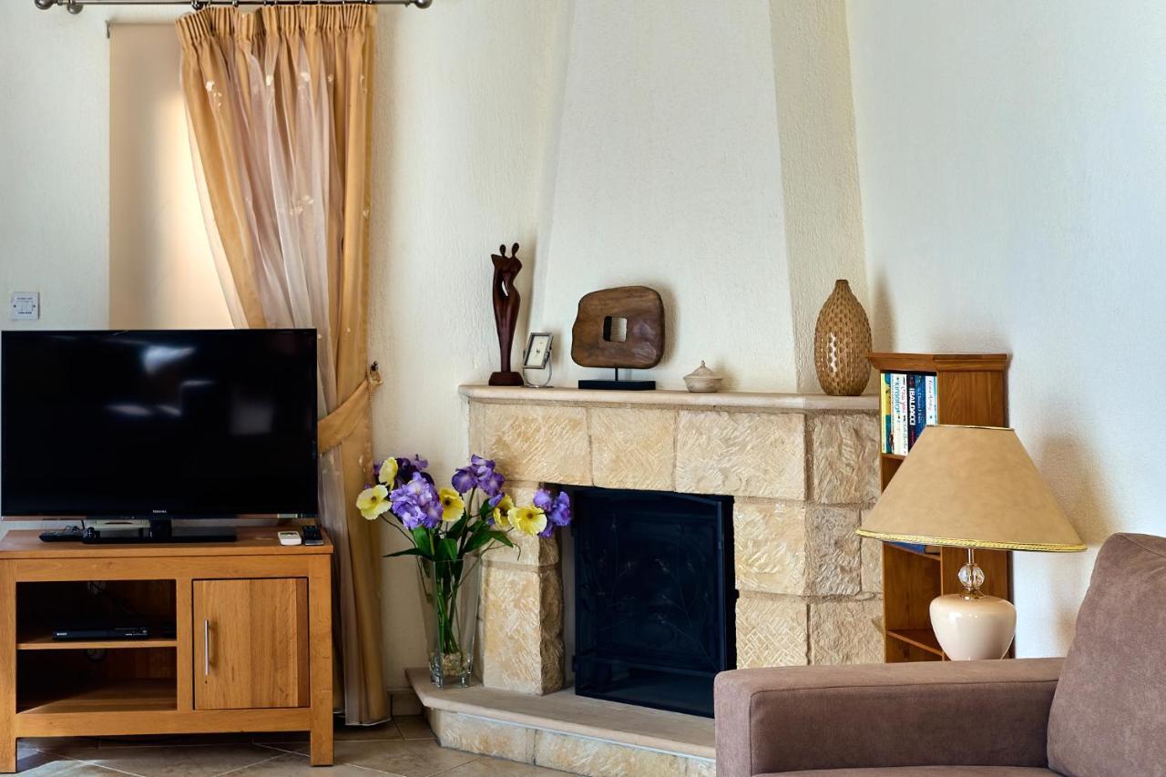 Villa Camelot By Ezoria Villas Coral Bay Buitenkant foto