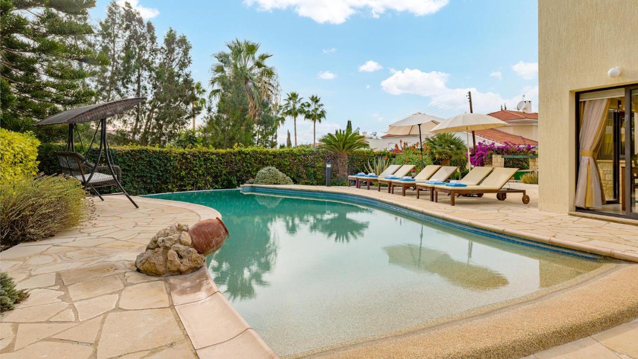 Villa Camelot By Ezoria Villas Coral Bay Buitenkant foto