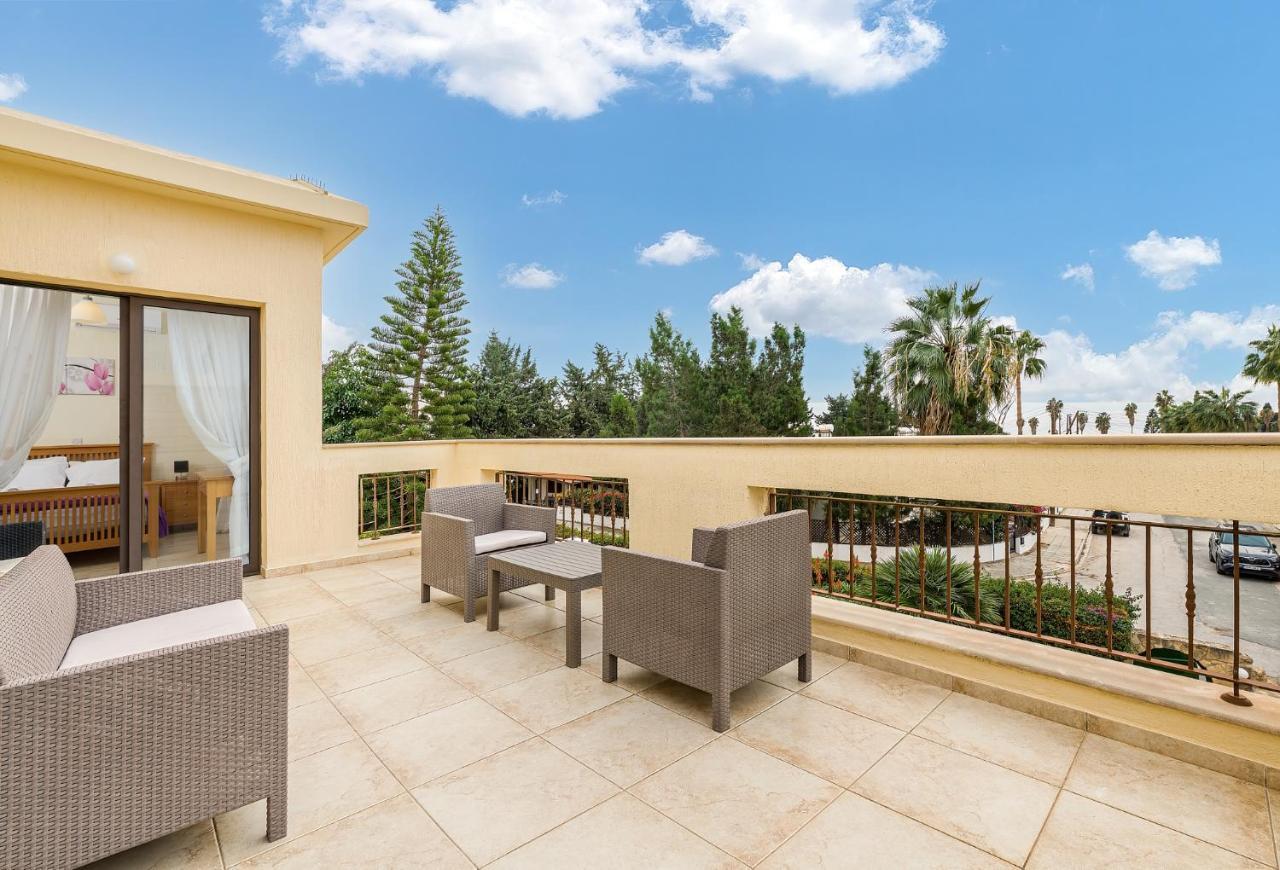 Villa Camelot By Ezoria Villas Coral Bay Buitenkant foto