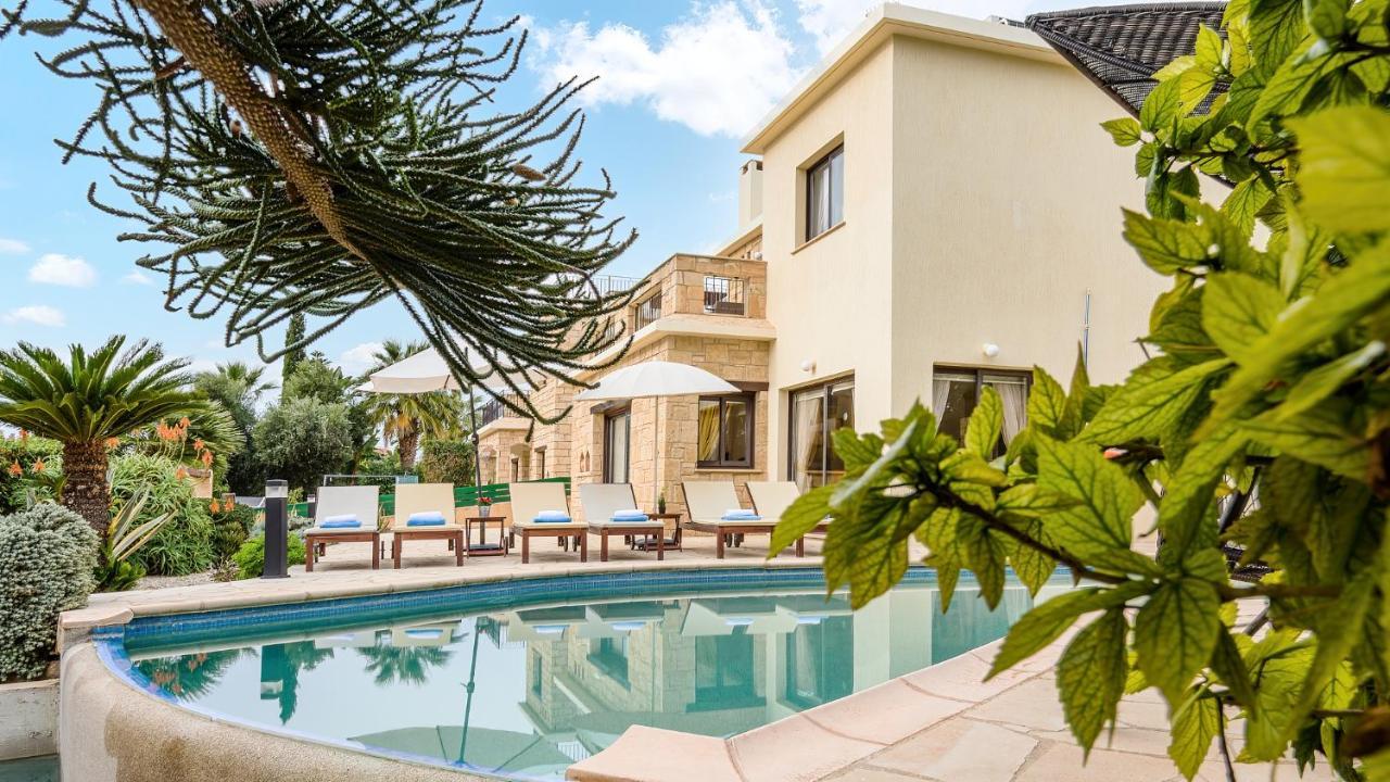 Villa Camelot By Ezoria Villas Coral Bay Buitenkant foto