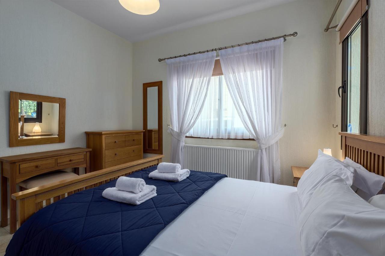 Villa Camelot By Ezoria Villas Coral Bay Buitenkant foto