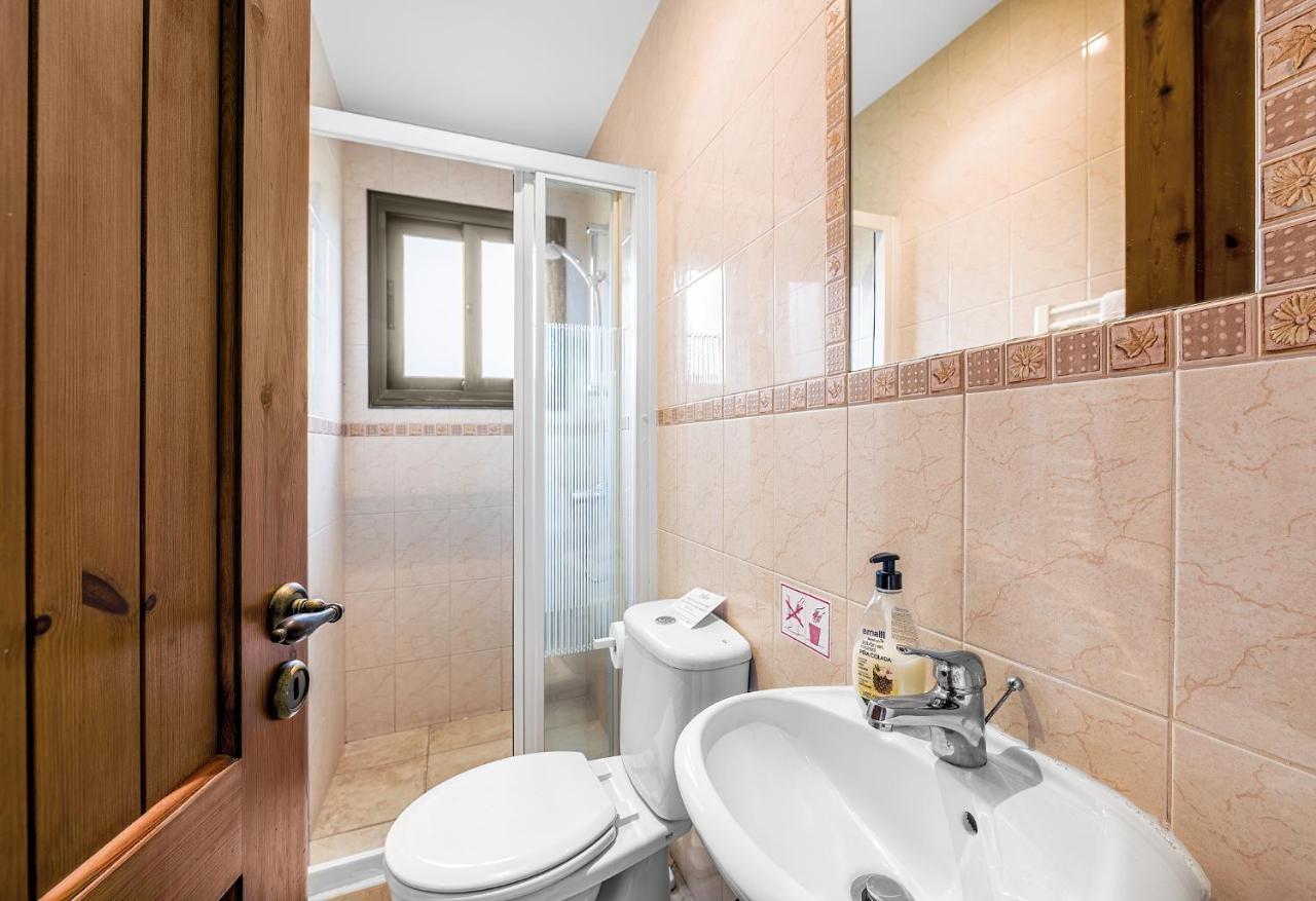 Villa Camelot By Ezoria Villas Coral Bay Buitenkant foto