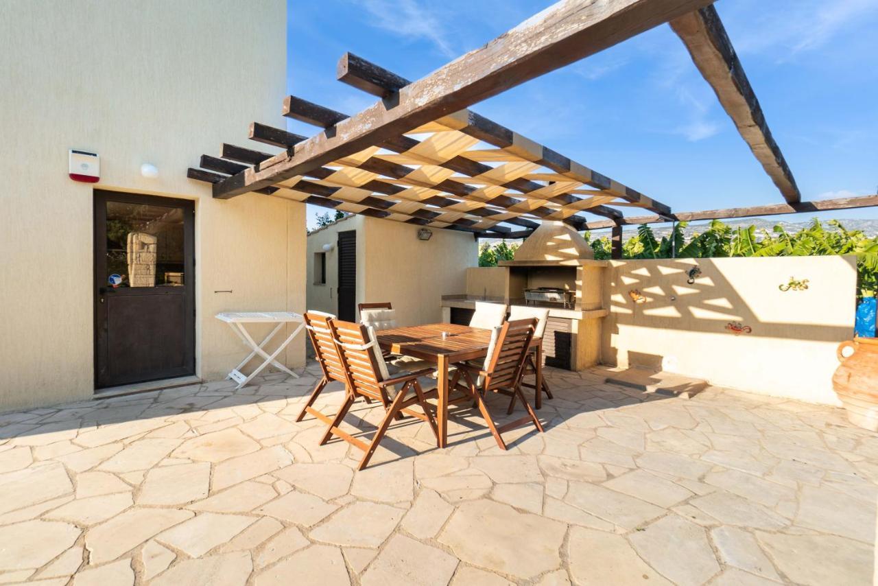 Villa Camelot By Ezoria Villas Coral Bay Buitenkant foto